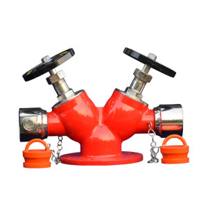 Double hydrant valve